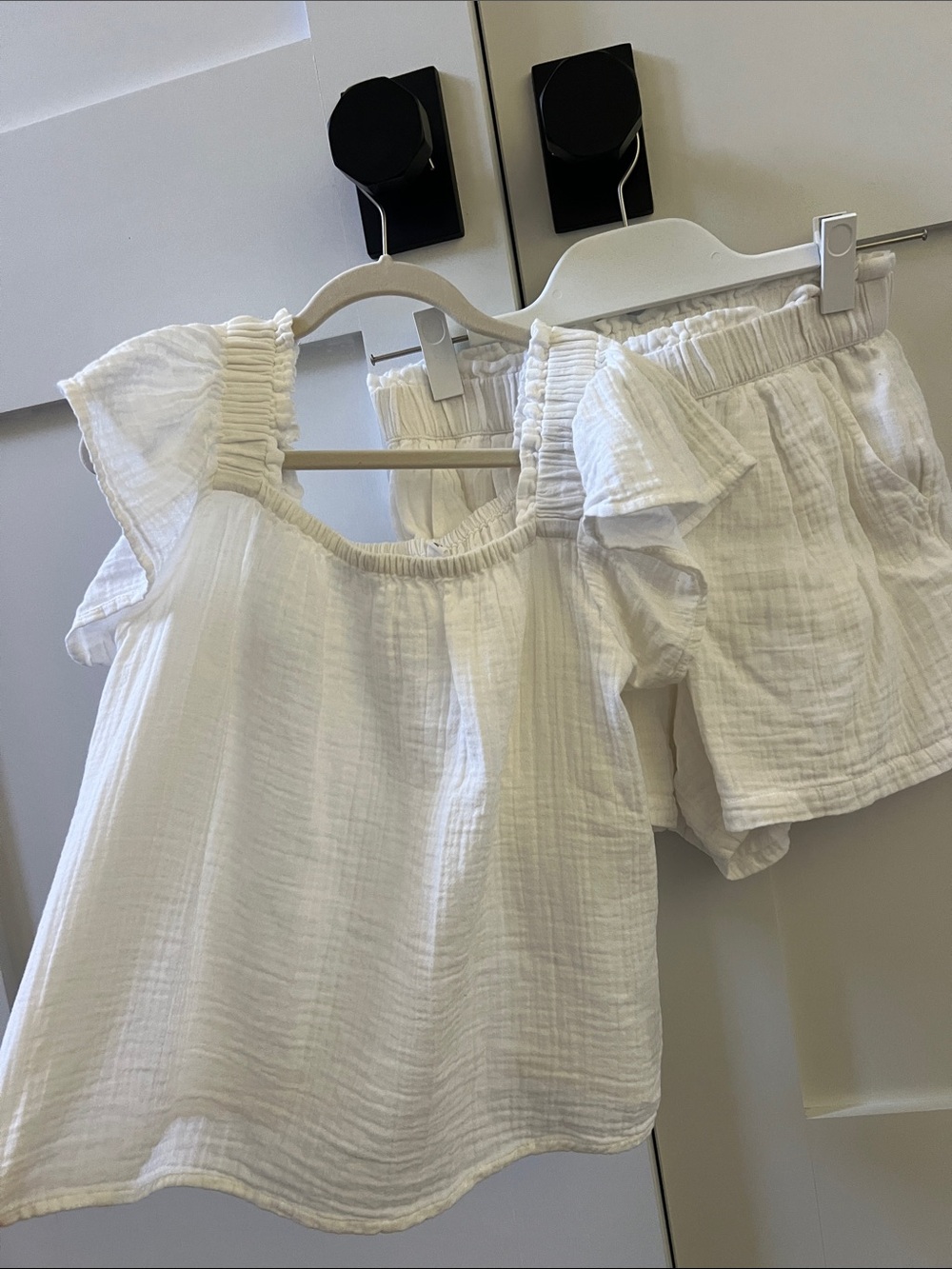 GAP Girls White Gauze Ruffle Sleeve Top & Shorts